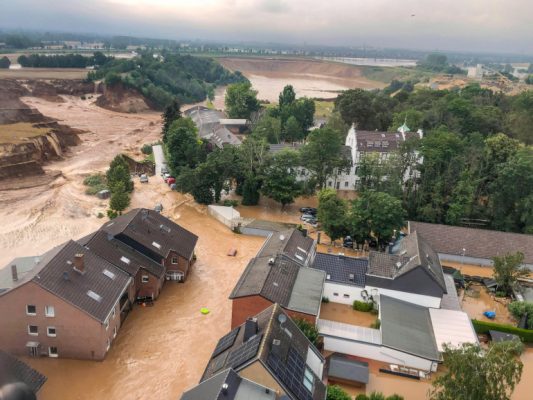 Mijëra të zhdukur nga përmbytjet në Gjermania dhe Belgjikë