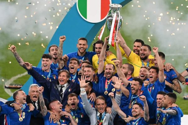 Italia shpallet kampione e Europës/ Anglia në “zi” kombëtare