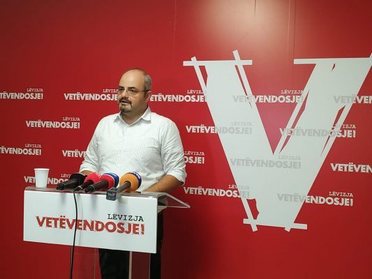 Vetëvendosje sulmon Ramën: Bën humor me Vuçiçin, Shqipëria nën sqetullën e Serbisë