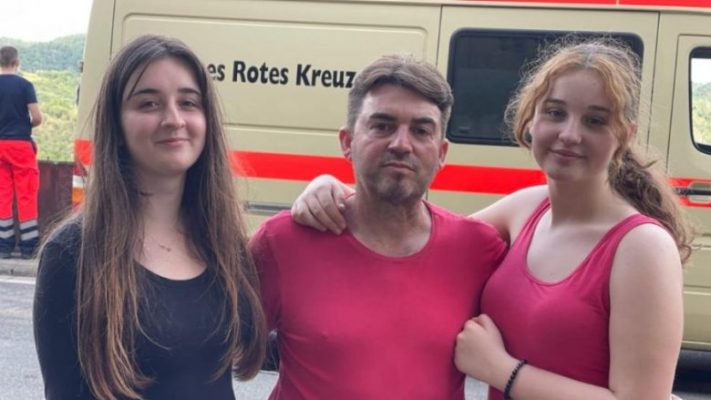 Babai shqiptar ribashkohet me vajzat që humbën pas përmbytjeve në Gjermani: Vetëm kam qarë