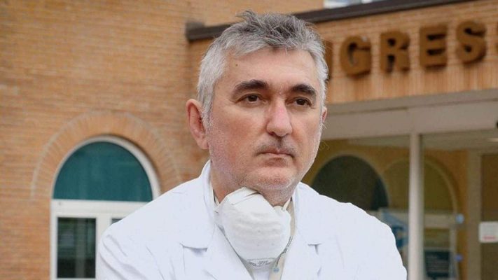 Vdes mjeku italian që zbuloi trajtimin e Covid me plazmë, dyshime për vetëvrasje