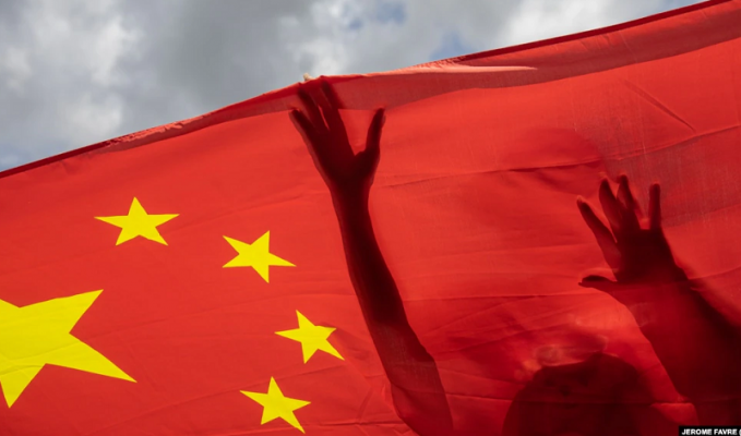 Kina ndëshkon me 18 vjet burgim një miliarder dhe kritik qeveritar