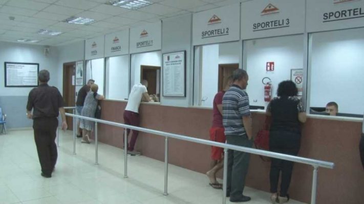 Operacioni në Kadastrën e Durrësit/ 3 të arrestuar: Regjistruan pasurinë me dokumente të falsifikuara