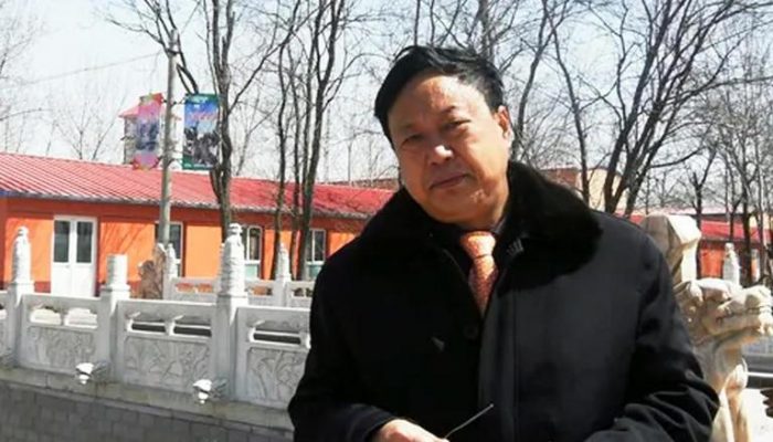 Kina dënon miliarderin me 18 vite burg