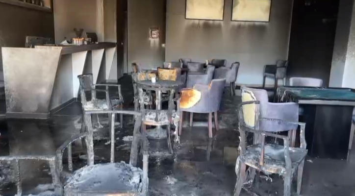 Shkumbrohet lokali në Vlorë, dyshime për zjarrëvënie të qëllimshme