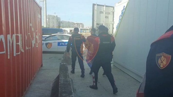 Kamioni kalon në skaner në Portin e Durrësit/ Policia gjen kokainën e ardhur nga Ekuadori