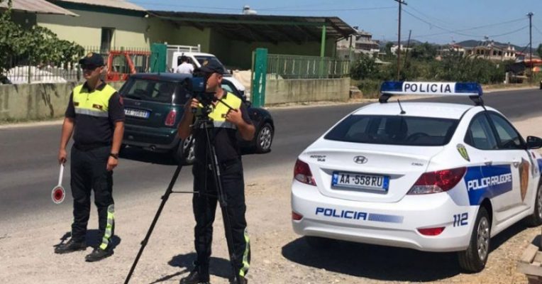 Policia “dajak” shoferëve problematik dhe të dehur në timon