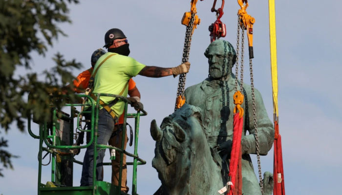 Hiqet statuja që shkaktoi trazira të dhunshme në SHBA