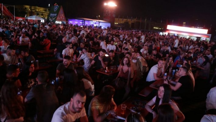 Aurela Gaçe dhe Elita 5 koncert te sheshi “Skënderbej”/ Veliaj: Mbrëmjet në “Tirana Fan Zone” s’kanë përfunduar