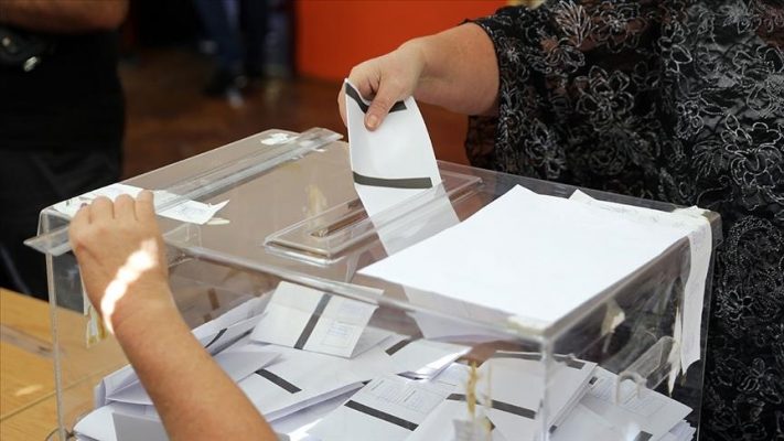 Bullgarët zgjedhin Parlamentin, fituesi nuk pritet të ndryshojë qëndrim ndaj Shkupit