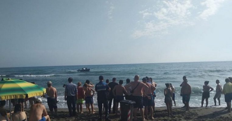 U përmbys varka, gjendet trupi i 22-vjeçarit të mbytur tek Gjiri i Lalëzit