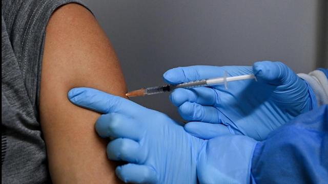 Gruaja humb jetën pas vaksinimit. dyshime për efektin fatal të Pfizer