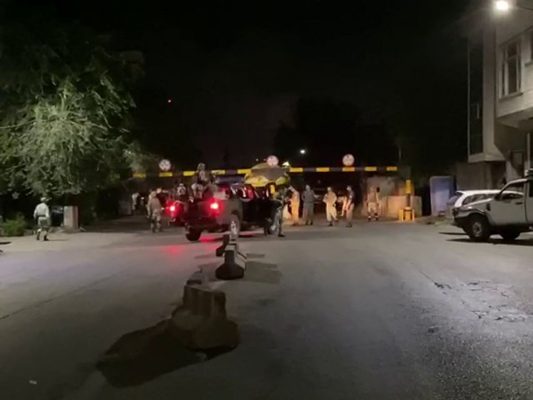 Tmerr në Kabul, 12 trupa amerikane të vrara nga shpërthimet afër aeroportit