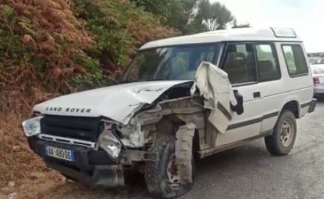 Identifikohet pasagjerja e vetme që shpëtoi nga furgoni i “vdekjes”, vajzat me “Land Rover” të lënduara lehtë