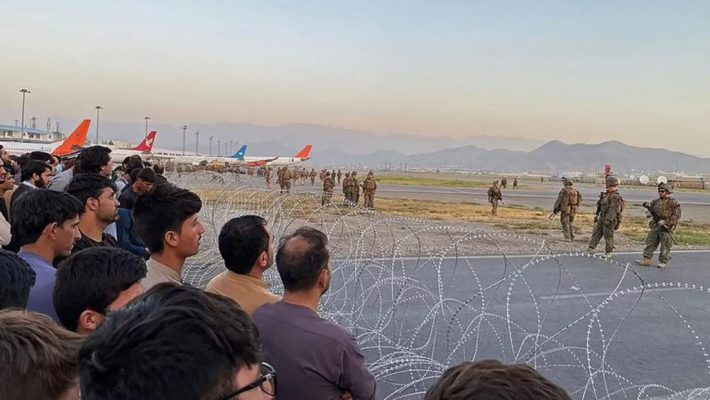Në pritje të afganëve! Kaosi në aeroportin e Kabulit nuk ka lejuar ardhjen e tyre