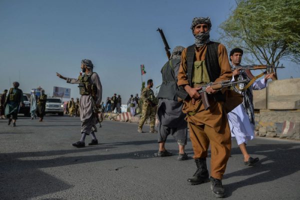 SHBA tërheq diplomatët nga Kabuli, dërgon trupa shtesë për të ndihmuar evakuimin