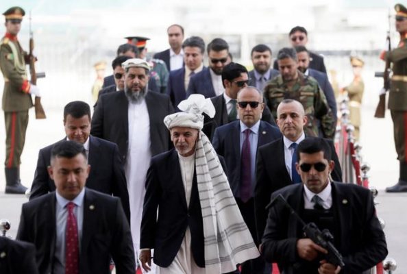 Presidenti afgan dorëzohet përballë talebanëve/ Ikën drejt Taxhikistanit