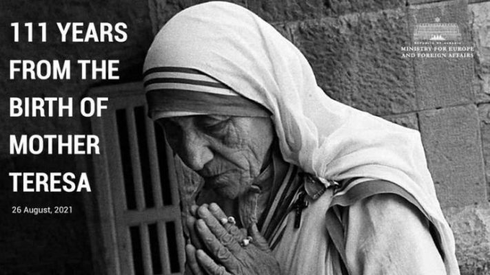Krerët e politikës përkujtojnë 111-vjetorin e lindjes së Nënë Terezës: Të ndjekim shembullin e saj