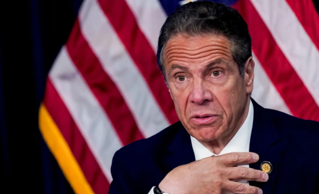 I akuzuar për ngacmime seksuale/ Guvernatori i Nju Jorkut jep dorëheqjen