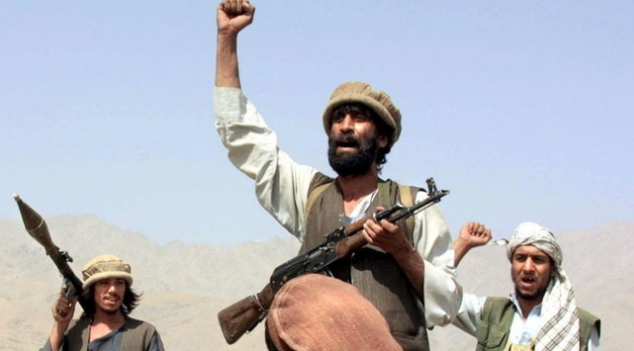 Talebanët marrin nga shtëpia dhe vrasin këngëtarin e njohur