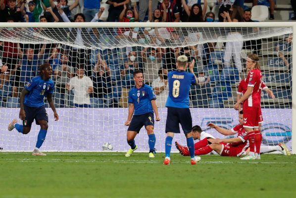 Italia argëtohet kundër Lituanisë dhe përfiton edhe nga gabimi i Zvicrës