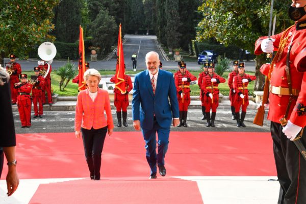 “Negociatat, në fund të vitit”/ Von der Leyen në Tiranë: “Ballkani i hapur” i mirëpritur