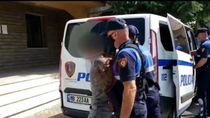 Vidhnin banesa dhe automjete, arrestohen 3 të rinj në Tiranë/ 2 të tjerë në pranga për kallëzim të rremë