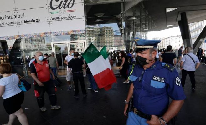 Kundërshtohet pasaporta e Covid në Itali, përleshje në disa qytete