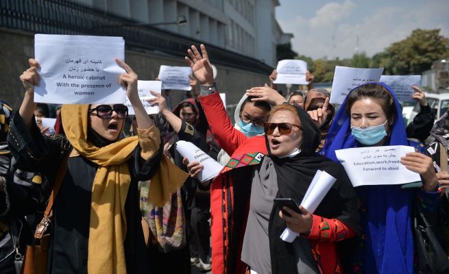 Gratë protestojnë në Kabul, talebanët përdorin gaz lotsjellës