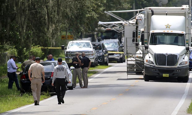 Ish-marinsi amerikan vret 4 persona, përfshirë një foshnjë