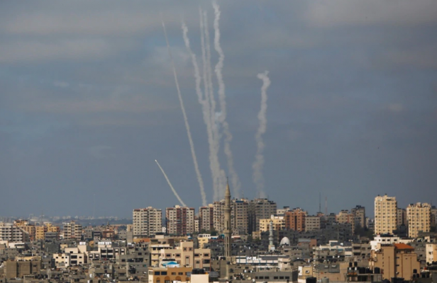 Izraeli sulmon Hamasin, në shënjestër objektet ku prodhohen raketat dhe komplekset ushtarake
