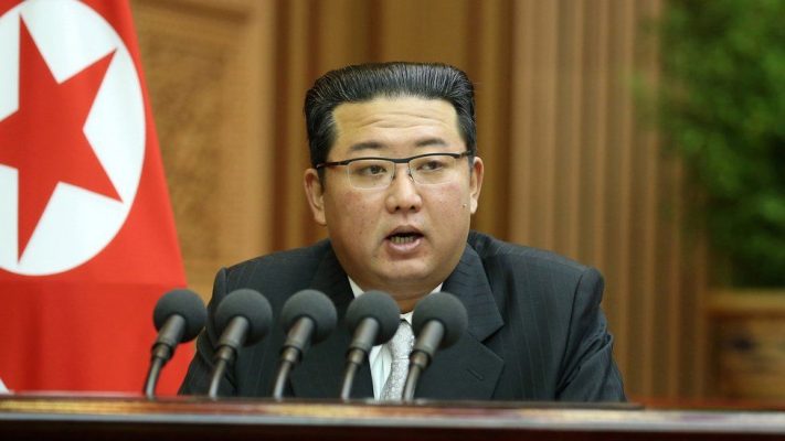Kim Jong-un, i gatshëm për të rikthyer bisedimet me Korenë e Jugut