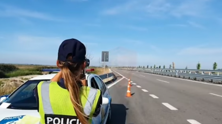 Kontrolle me radar në Bypass-in e Fierit/ Shoferët kapen me shpejtësi deri në 181 km/h