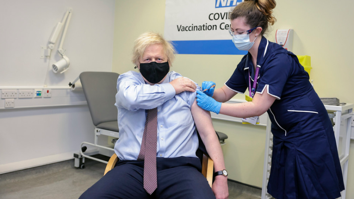 Britania përgatit strategjinë për doza përforcuese të vaksinave