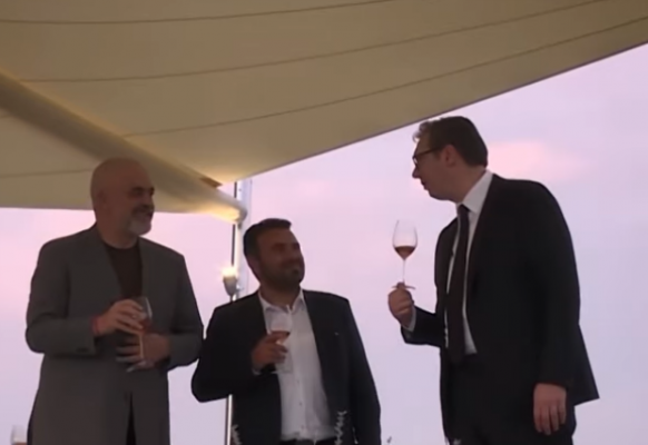 Vuçiç pi verë me Ramën dhe Zaev, festojnë për “Ballkanin e Hapur” (VIDEO)