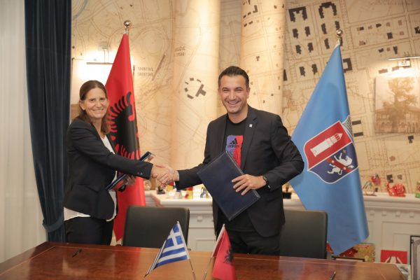 Maratona/ Marrëveshje me Ambasadën e Greqisë, Veliaj: “Ju presim në 17 Tetor, suksesi i bashkëorganizimit do vijojë 3 vitet e ardhshme”