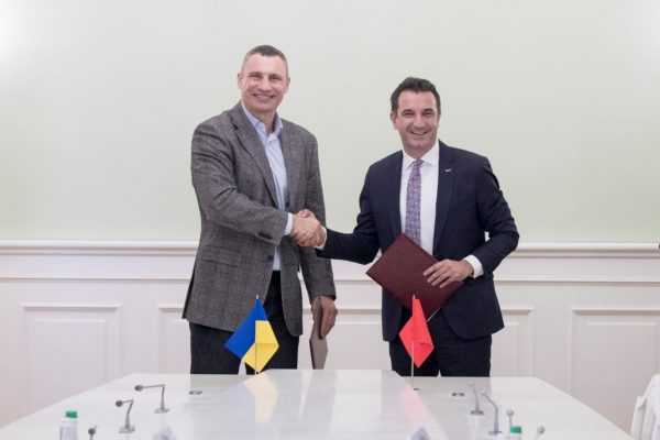 Veliaj takon Vitali Klitschko: Pakt Tiranë-Kiev për mbështetjen e të rinjve gjatë European Youth Capital 2022