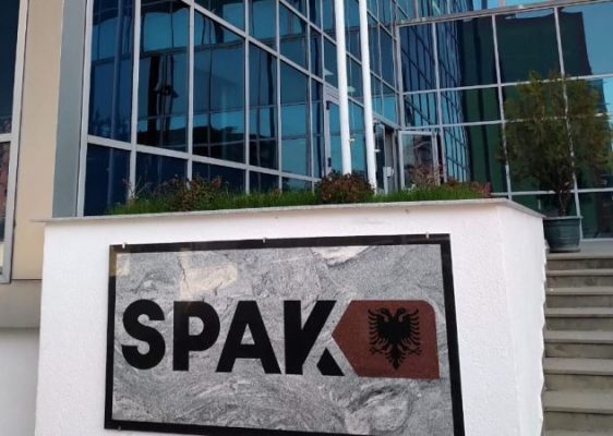 Të akuzuar për shpërdorim detyre dhe falsifikim dokumentesh/ Kush janë 9 e arrestuarit e SPAK në Durrës