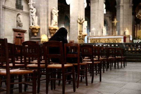 Mbi 330 mijë fëmijë të abuzuar, në Francë kërkohet reformë për Kishën Katolike