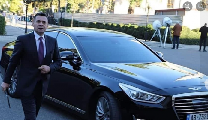 U tha se ka blerë “Bentley” 270 mijë euro/ Ahmetaj publikon fotot: Është “Hyundai” 28 mijë dollarë