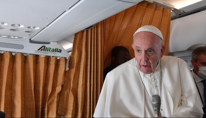 Papa Françesku pritet të vizitojë emigrantët në Greqi