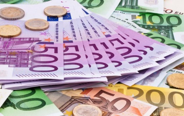 Leku rifiton terrenin që humbi në tetor ndaj Euros, por Dollari arrin nivelin më të lartë në 16 muaj