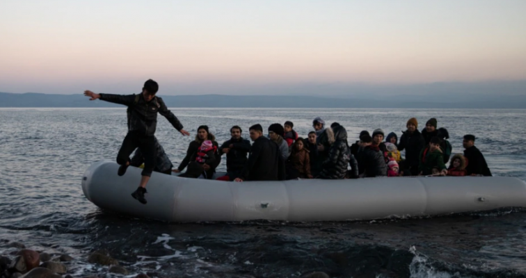 Mbytet gomonia me emigrantë në Greqi, disa viktima