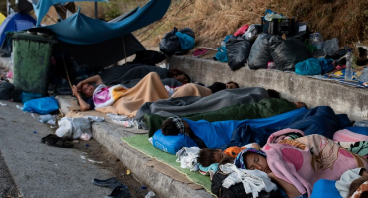 Organizatat për të drejtat e njeriut: Greqia po i lë refugjatët pa ushqim