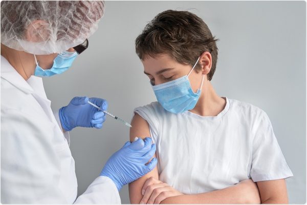 Polemikat mbi aplikimin e vaksinës Pfizer tek fëmijët/ FDA: Përfitimet, më të mëdha se rreziku