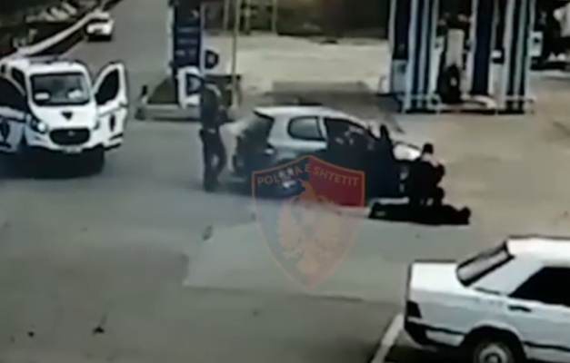 Video-“Më ndjekin prej ditësh”/ Policia parandalon vrasjen në Shkodër, shtrin barkas autorët