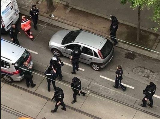 Sulm me thikë në një restorant në Vjenë,  plagosen katër persona