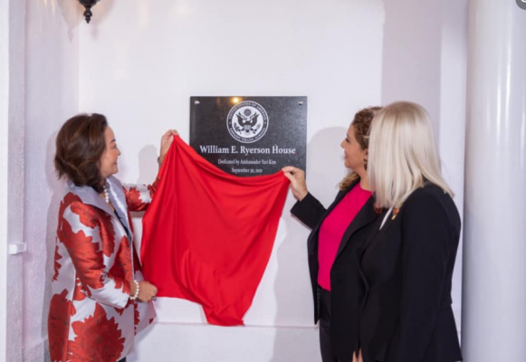 Xhaçka dhe ambasadorja Kim inaugurojnë “Shtëpinë Ryerson”: Shqipëria sot aleate serioze dhe e denjë e SHBA-ve