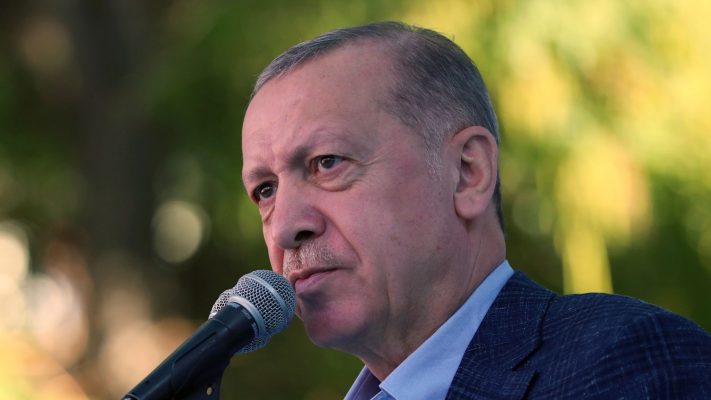 Erdogan urdhëron dëbimin e 10 ambasadorëve