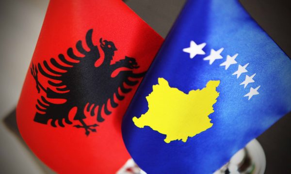 16 marrëveshje Shqipëri-Kosovë/ Lëvizje e lirë, njohje sigurimesh dhe diplomash si dhe njehsim i abetares
